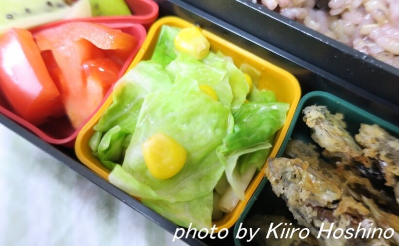 お弁当、2016-10-25、茹でキャベツのコーン和え お弁当、2016-10-25、茹でキャベツのコーン和え