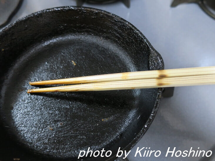 焦げた菜箸 焦げた菜箸