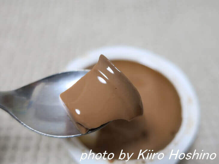モロゾフ・チョコレートムース、中身 モロゾフ・チョコレートムース、中身